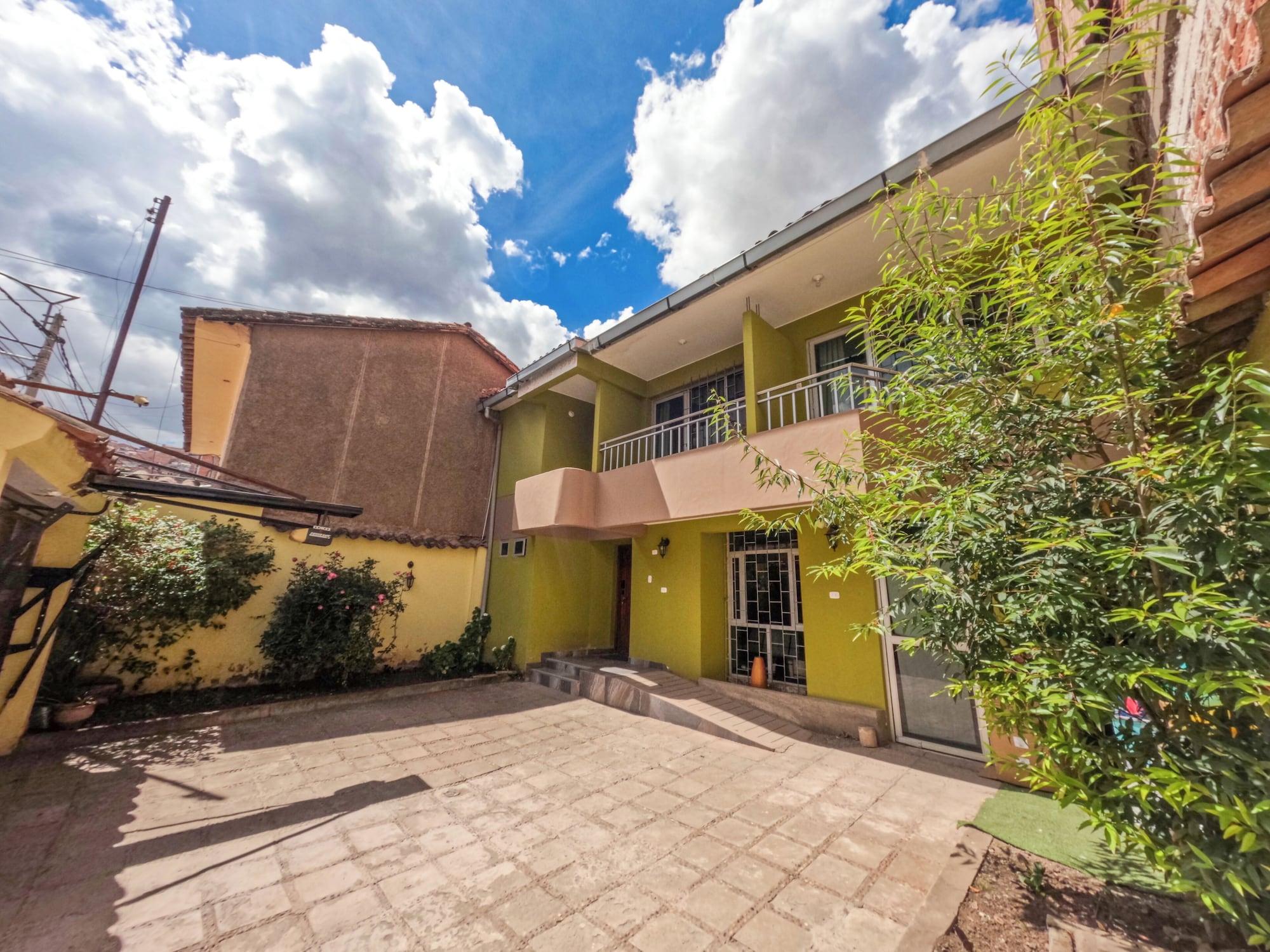 Varios Pikaflor B&B