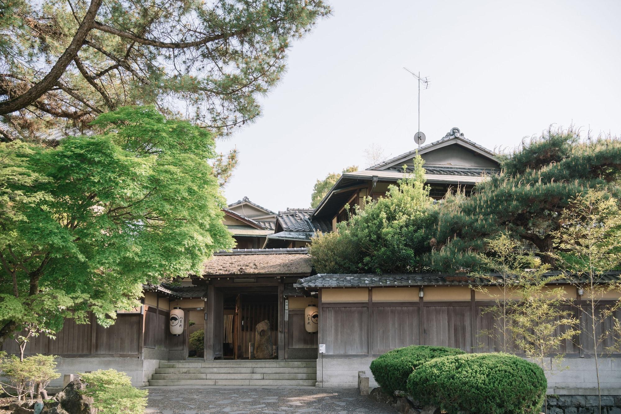 Vista Exterior Kyoto Nanzenji Garden Ryokan Yachiyo Established in 1915