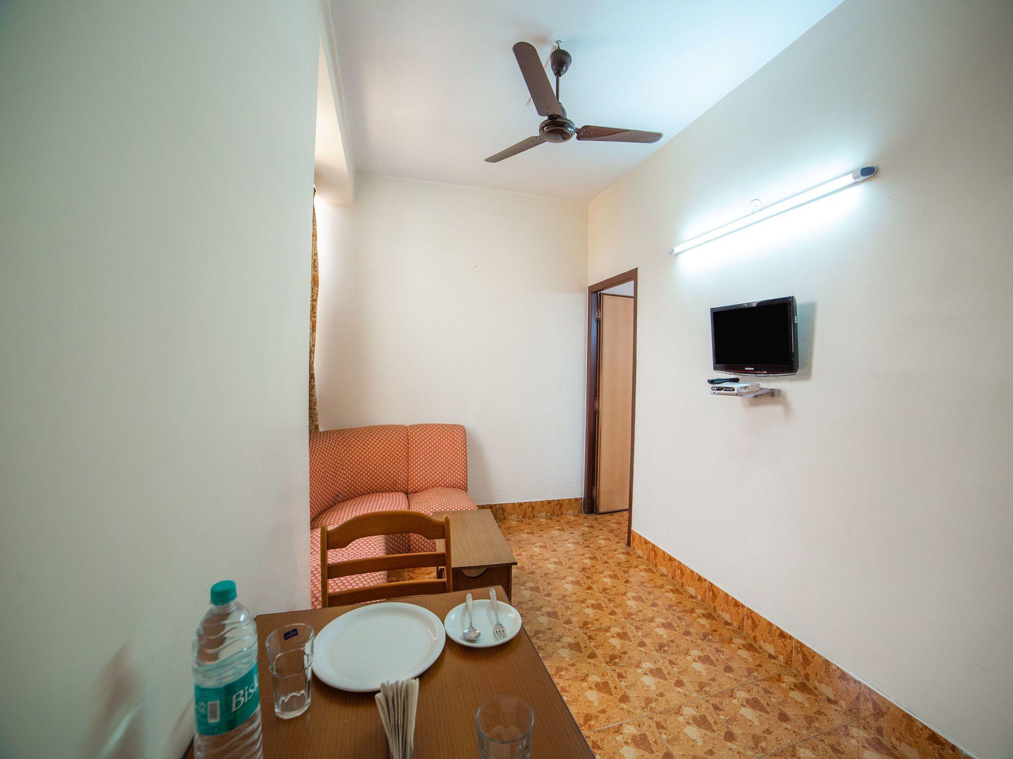 Equipamiento de Habitación OYO 14670 Saaket Residency