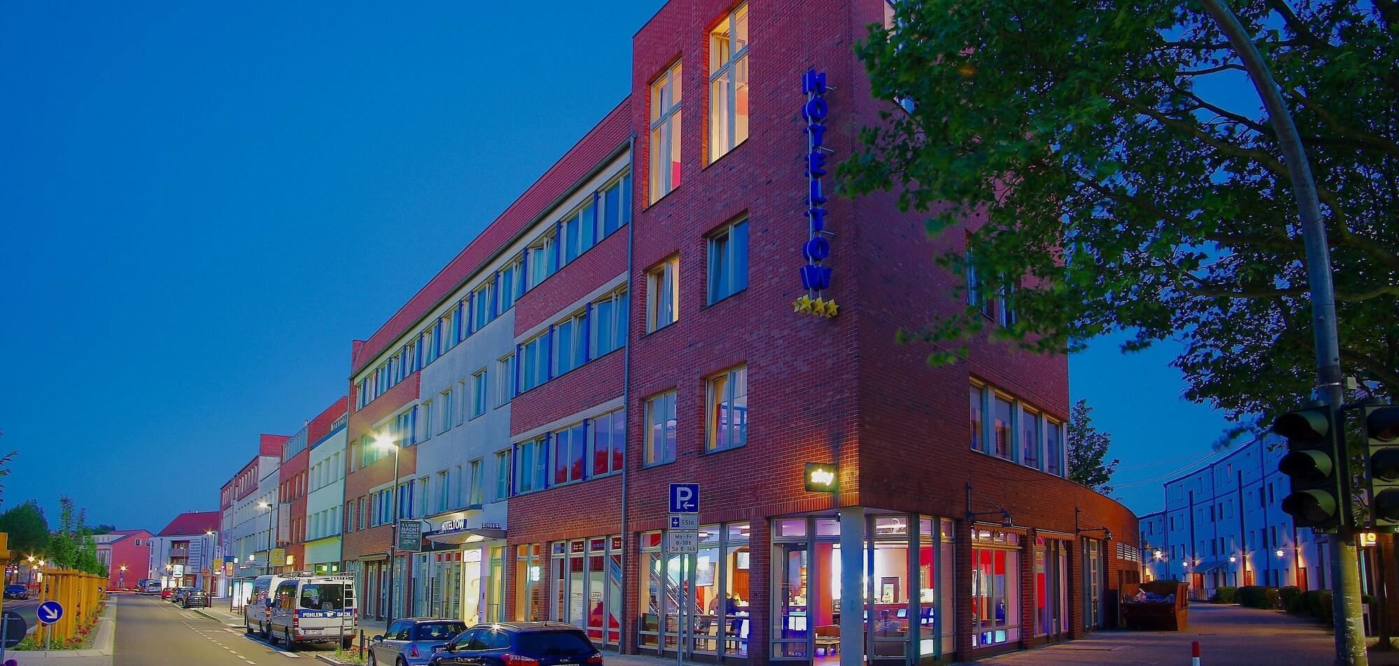 Vista Exterior H24 Hoteltow