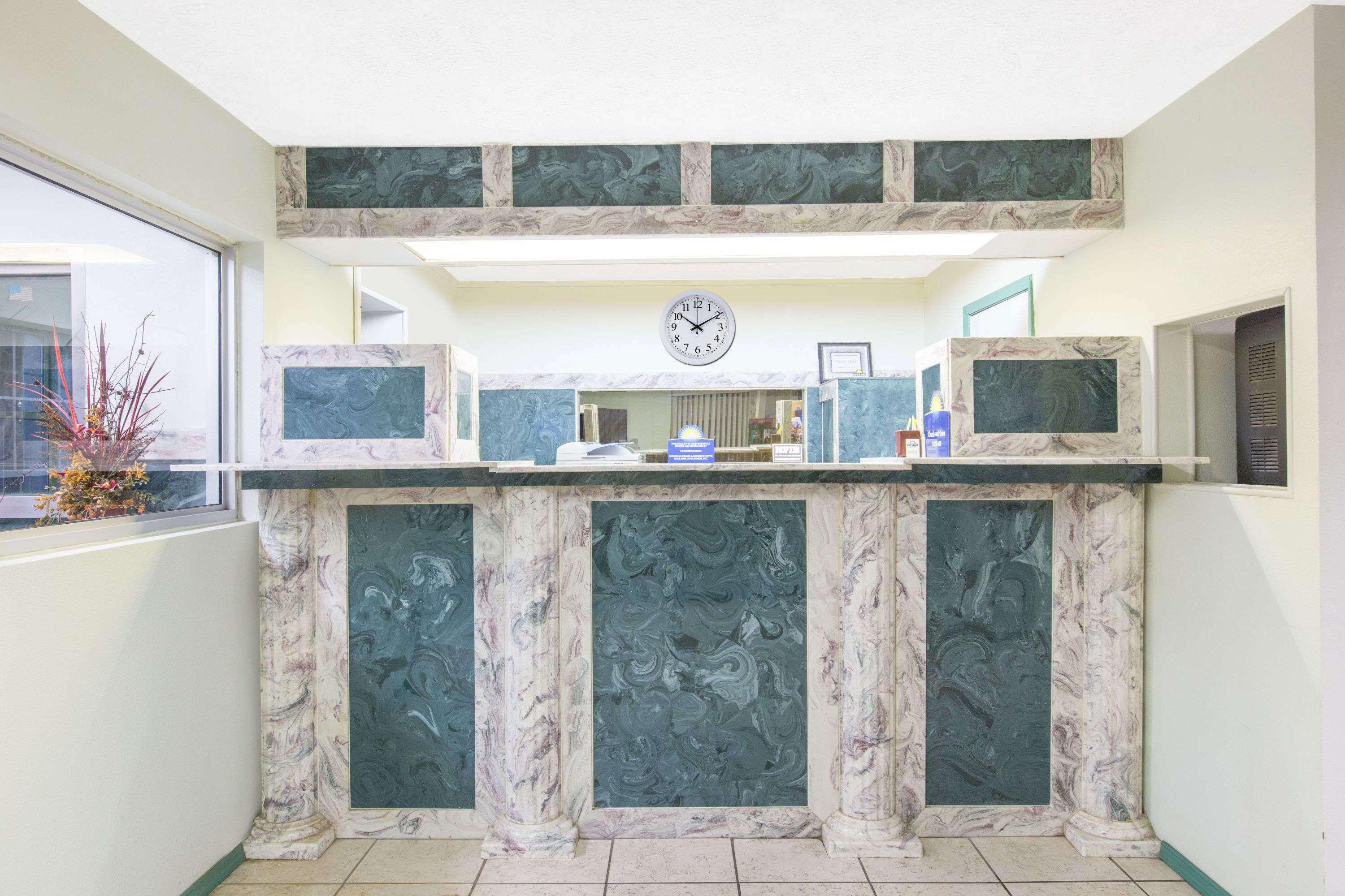 Vista Lobby Days Inn by Wyndham West Point