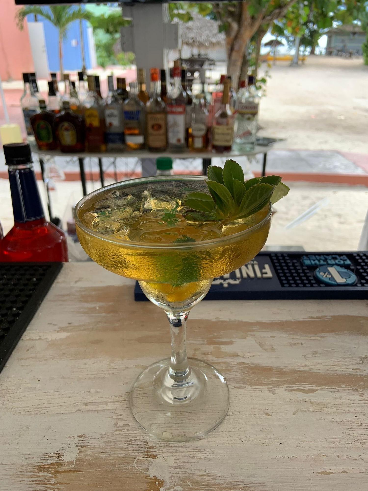 Restaurant Coral Harbour Beach House And Villas