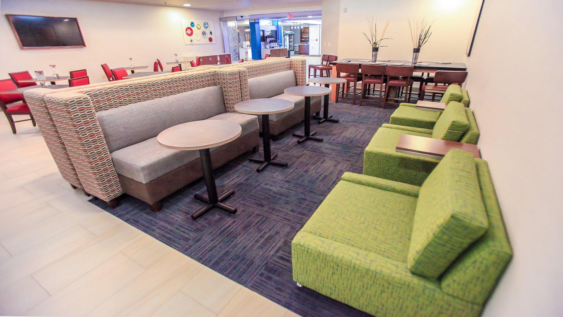 Vista Lobby Holiday Inn Express Daytona Beach - Speedway, an IHG Hotel