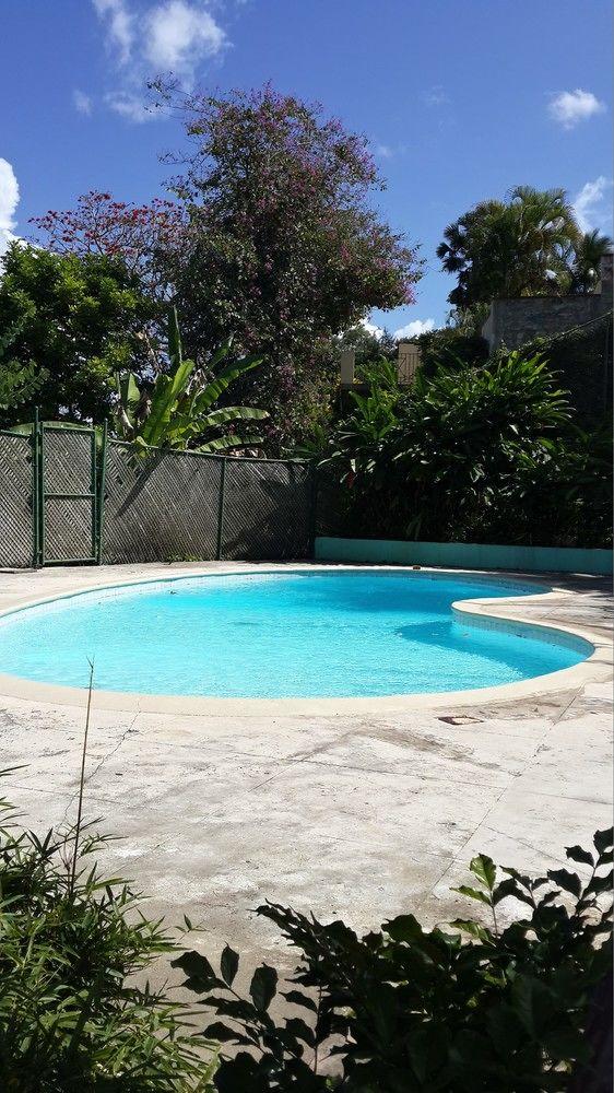 Vista Piscina The Tallyman