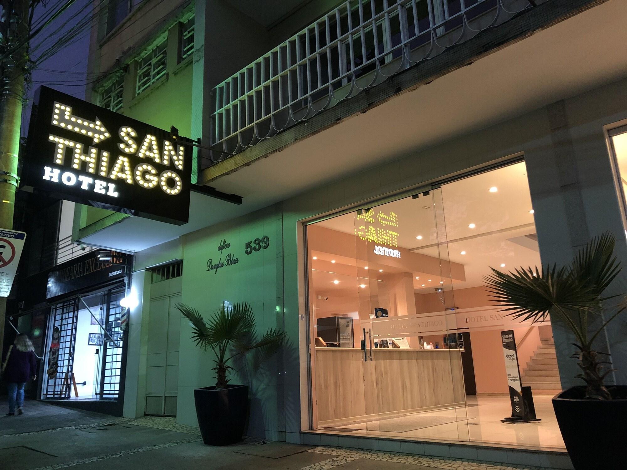 Vista Exterior Hotel SanThiago
