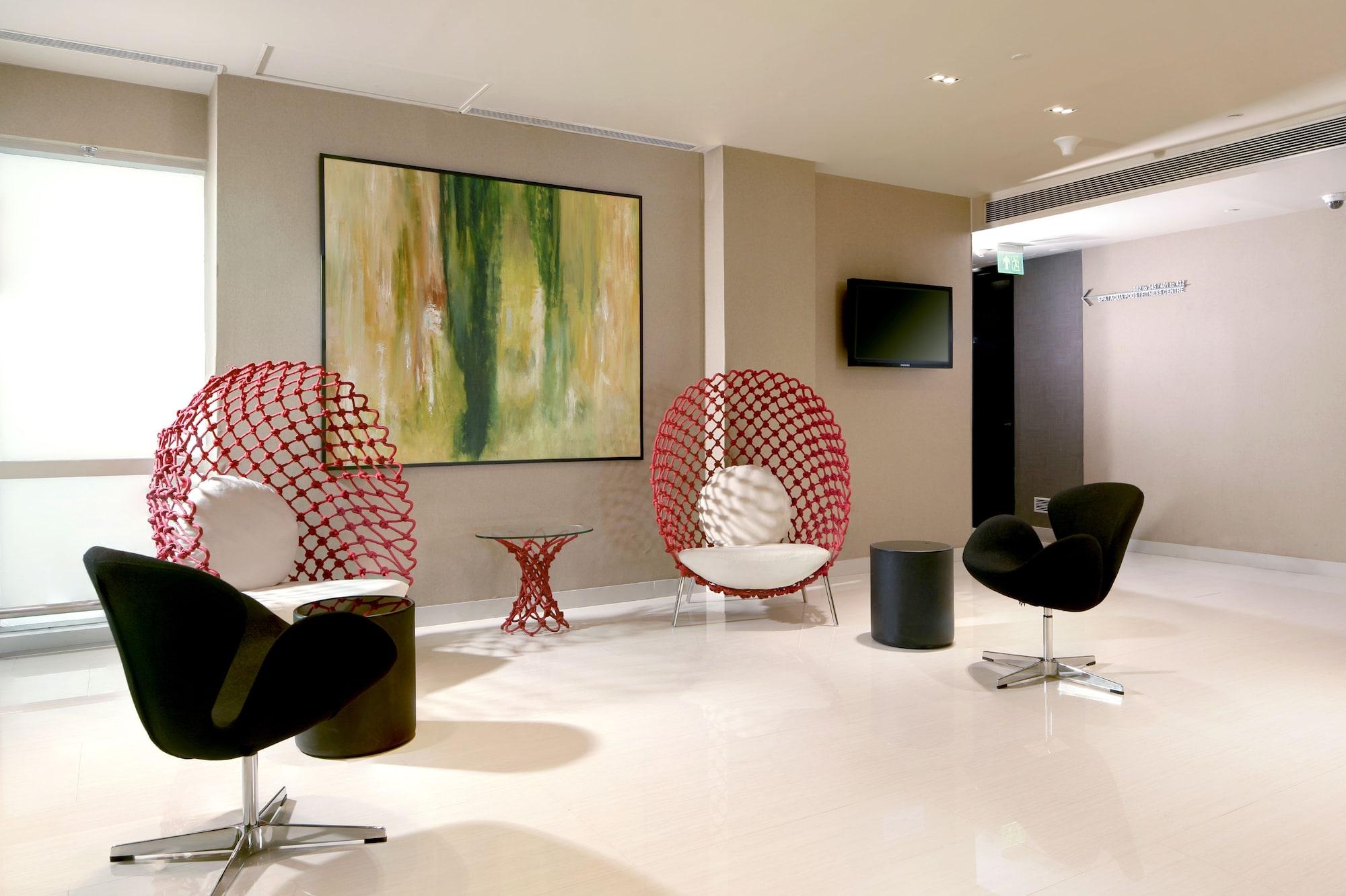 Vista Lobby Holiday Inn Express New Delhi International Airport T3 by IHG