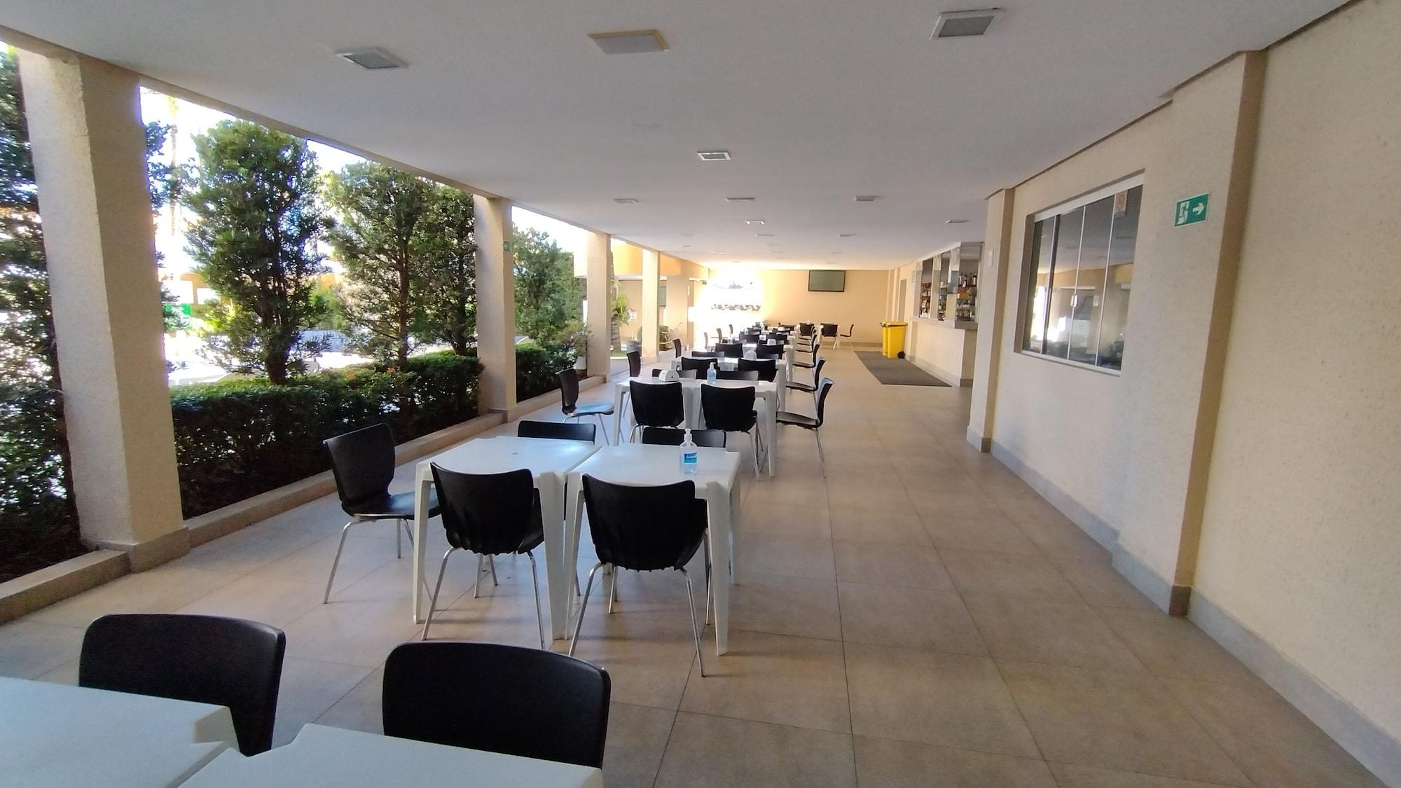 Bar/Salón Prive das Thermas II - Achei Férias