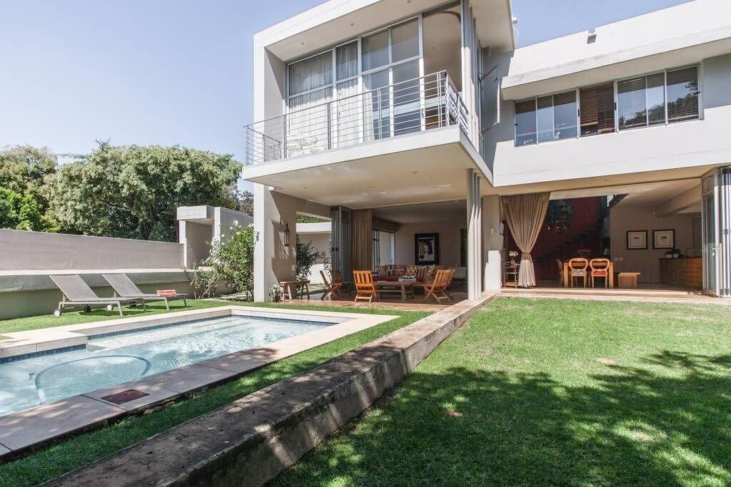 Varios Houghton Place