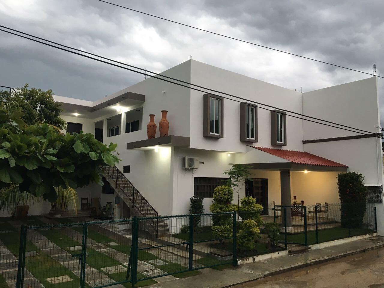 Varios Hotel Garden Suites Tonlá