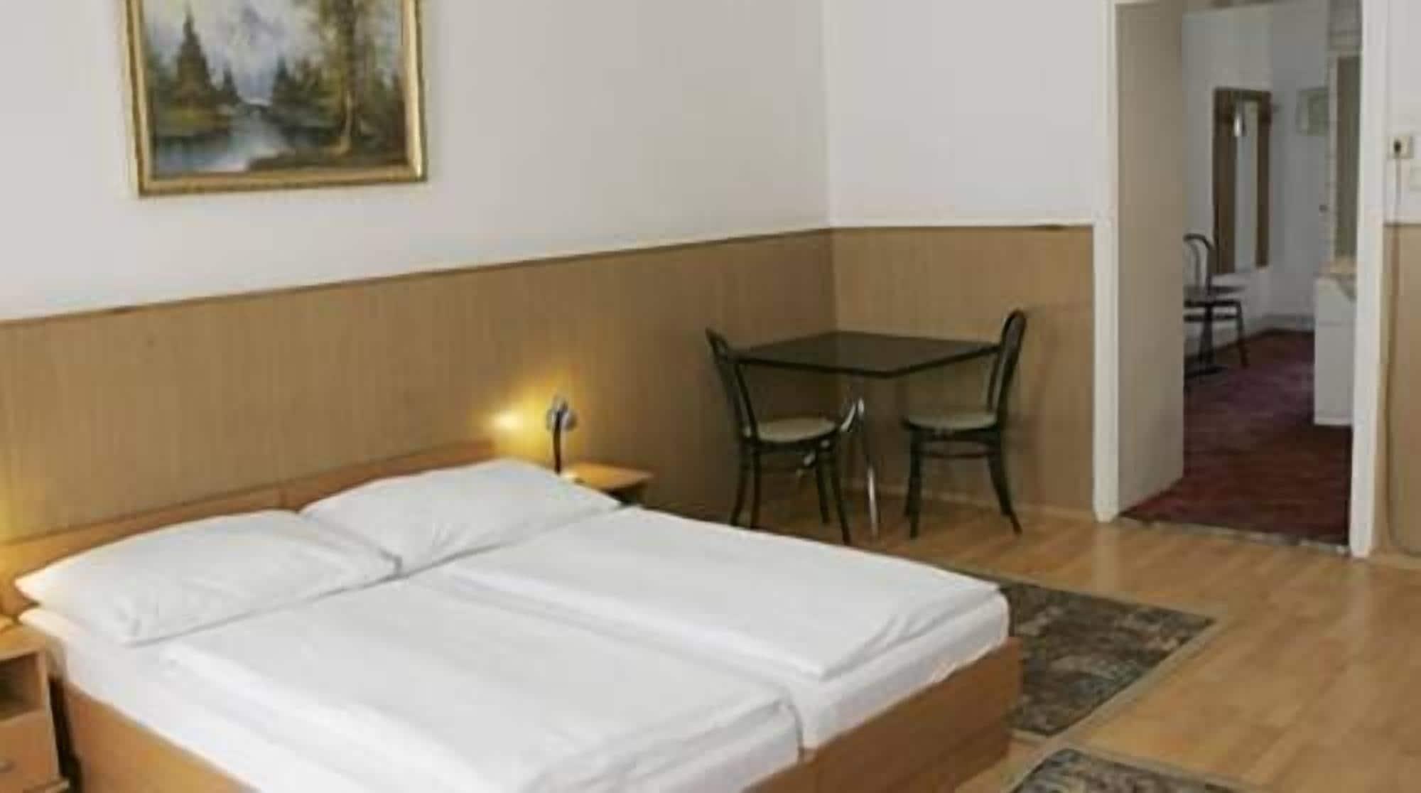 Habitación Hotel Cyrus