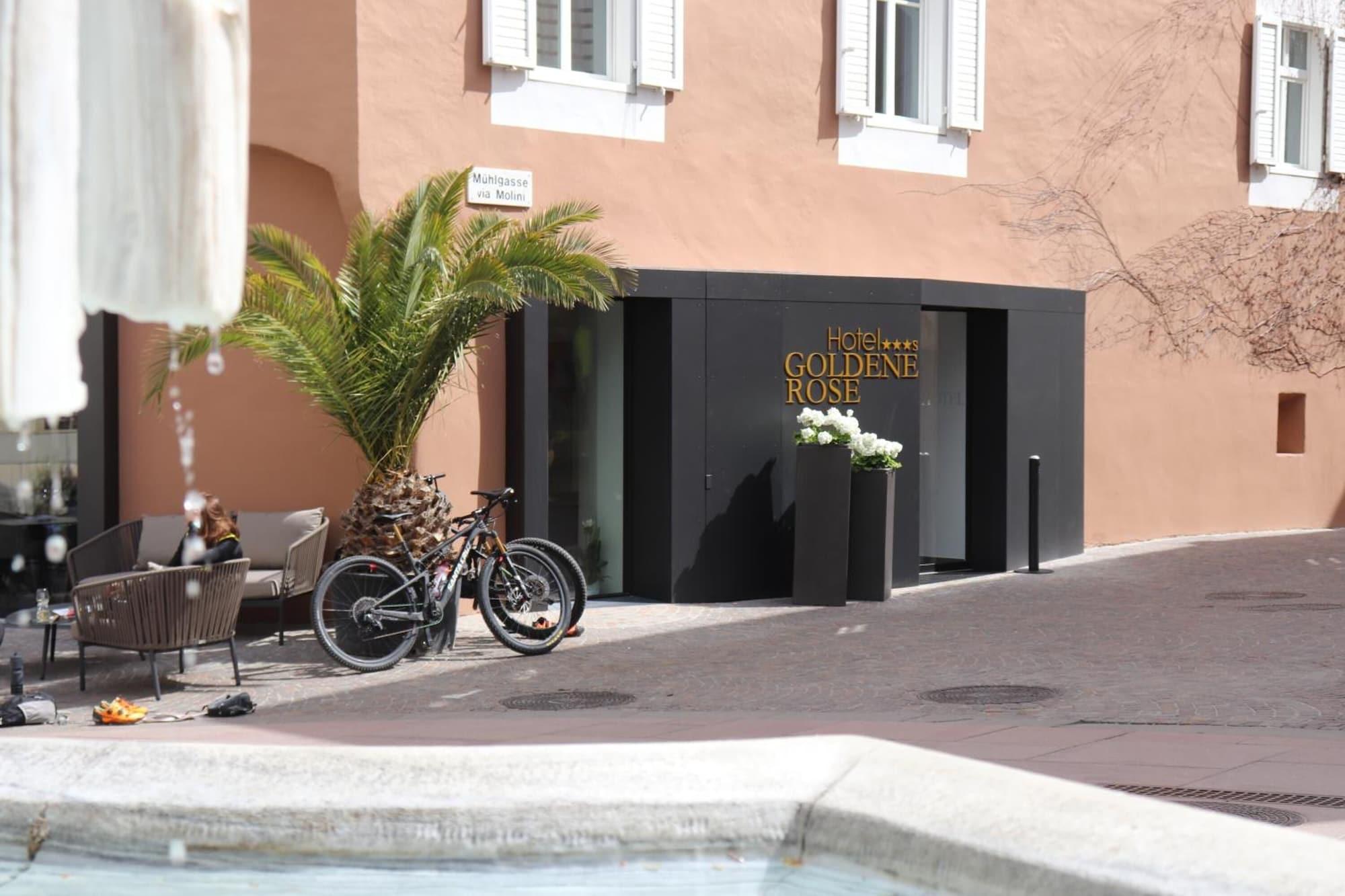 Vista Exterior Hotel Goldene Rose