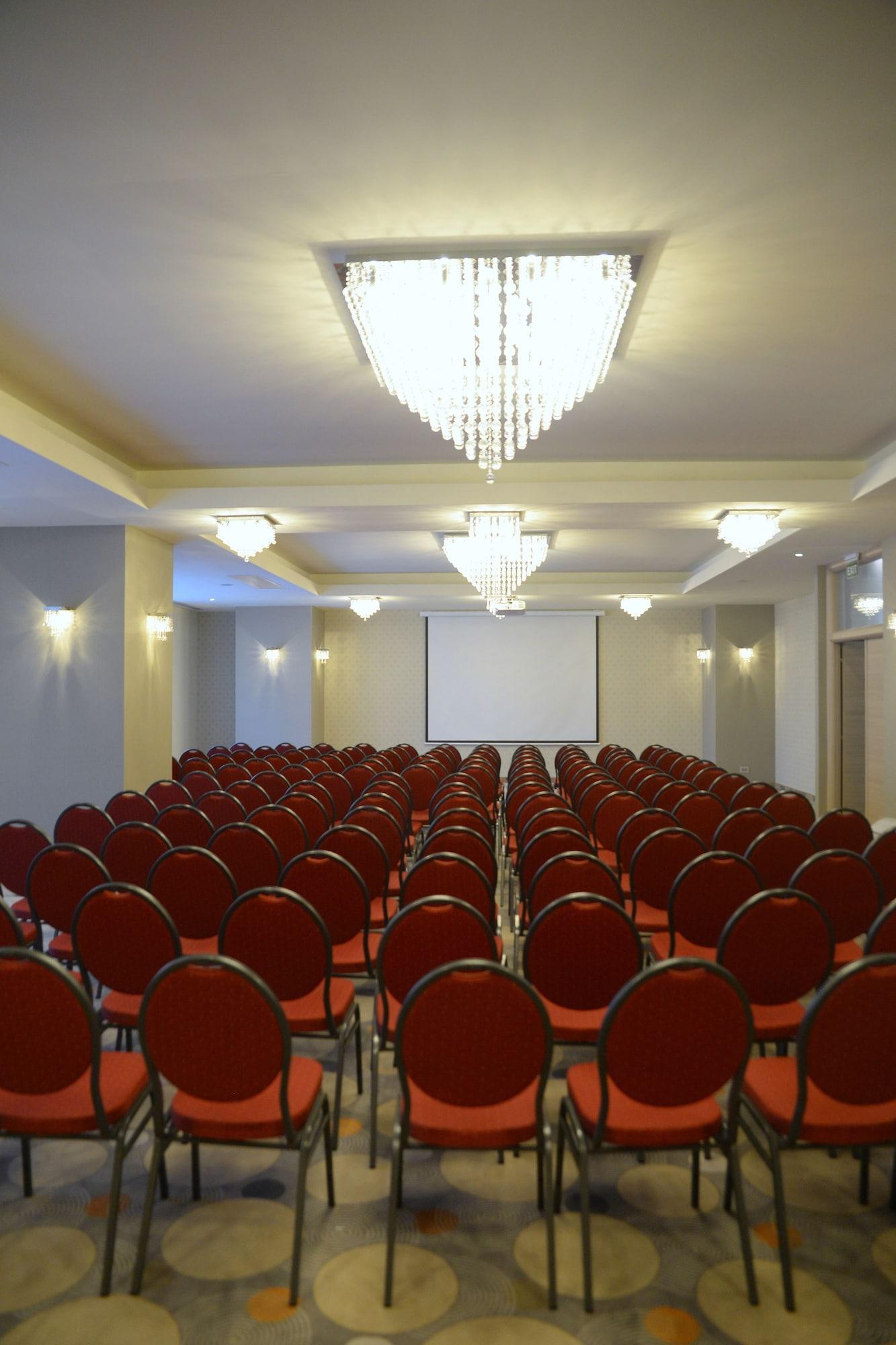 Sala de Reuniones Ramada by Wyndham Constanta