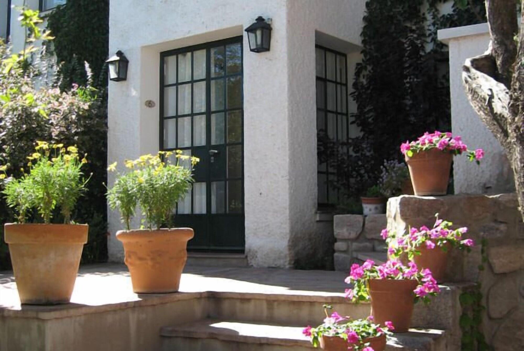 Vista Exterior Posada Los Cedros