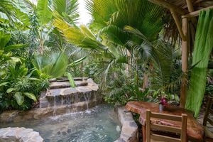 Alojamiento - CHALET TROPICAL Hotel & Pool Bar Restaurant
