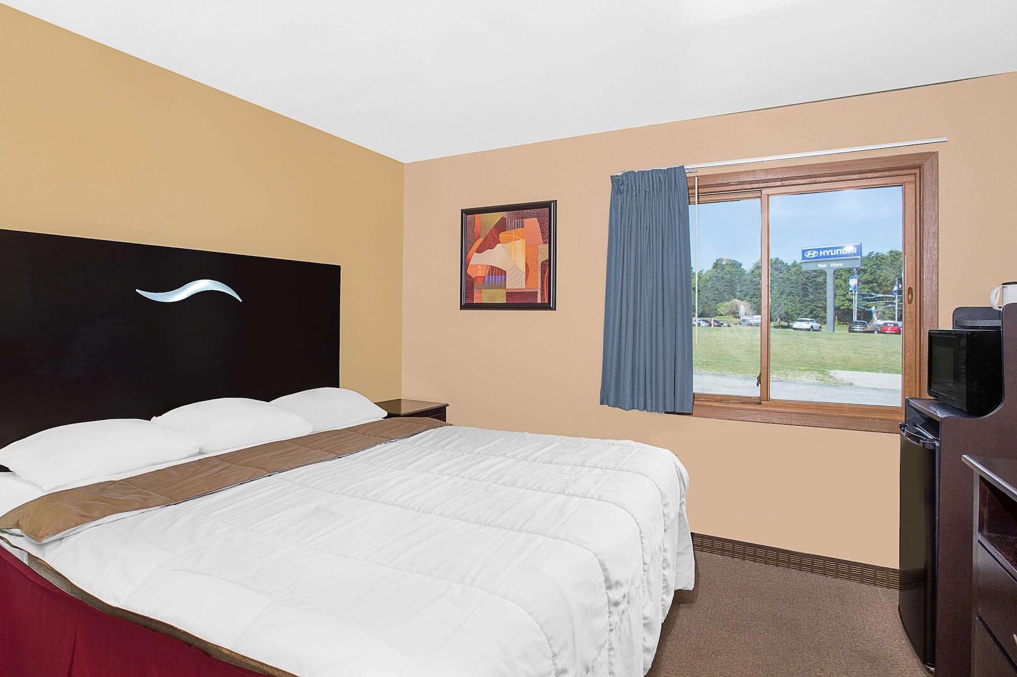 Habitación Super 8 by Wyndham Sheboygan WI