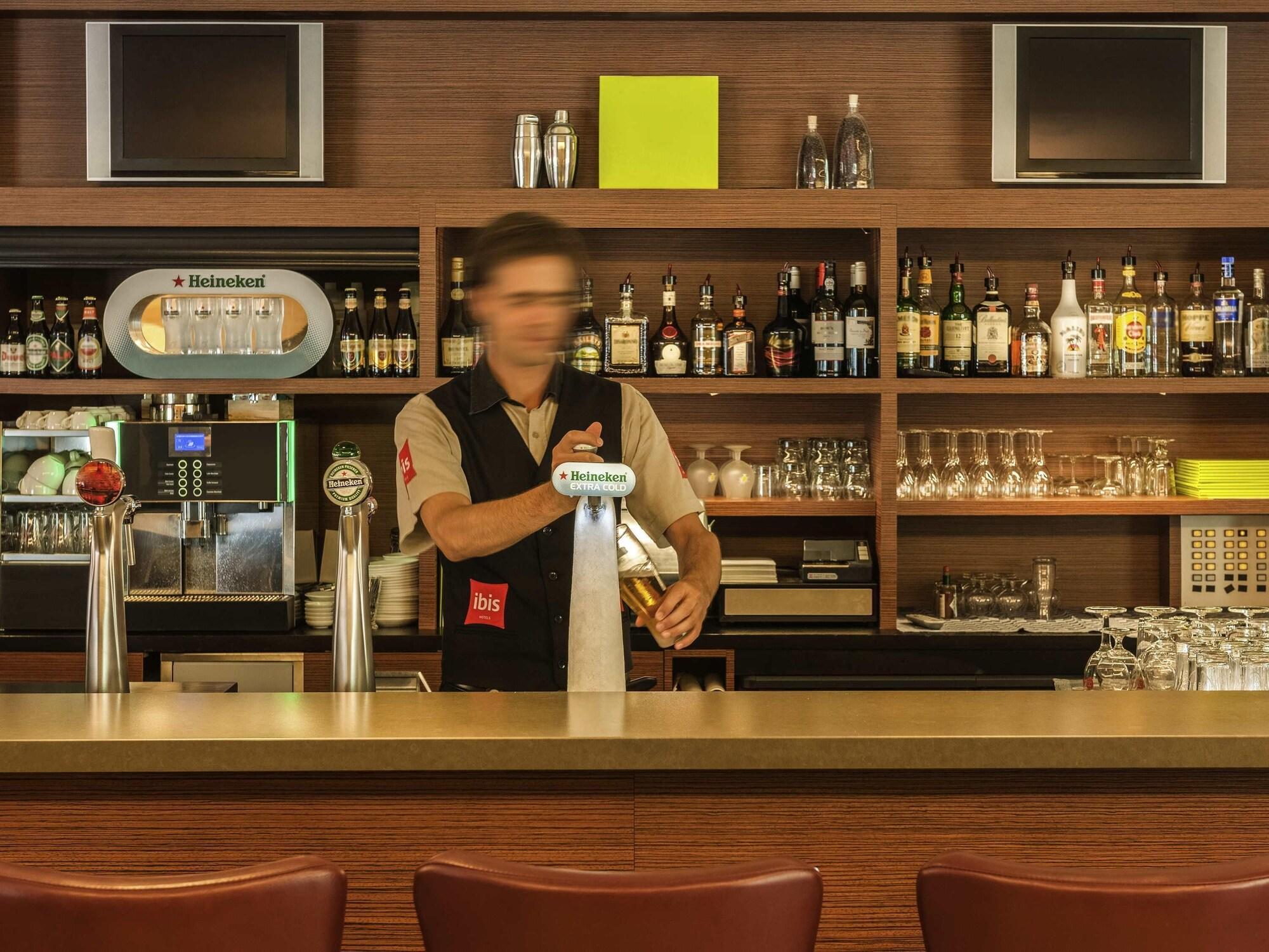 Bar/Salón ibis Utrecht