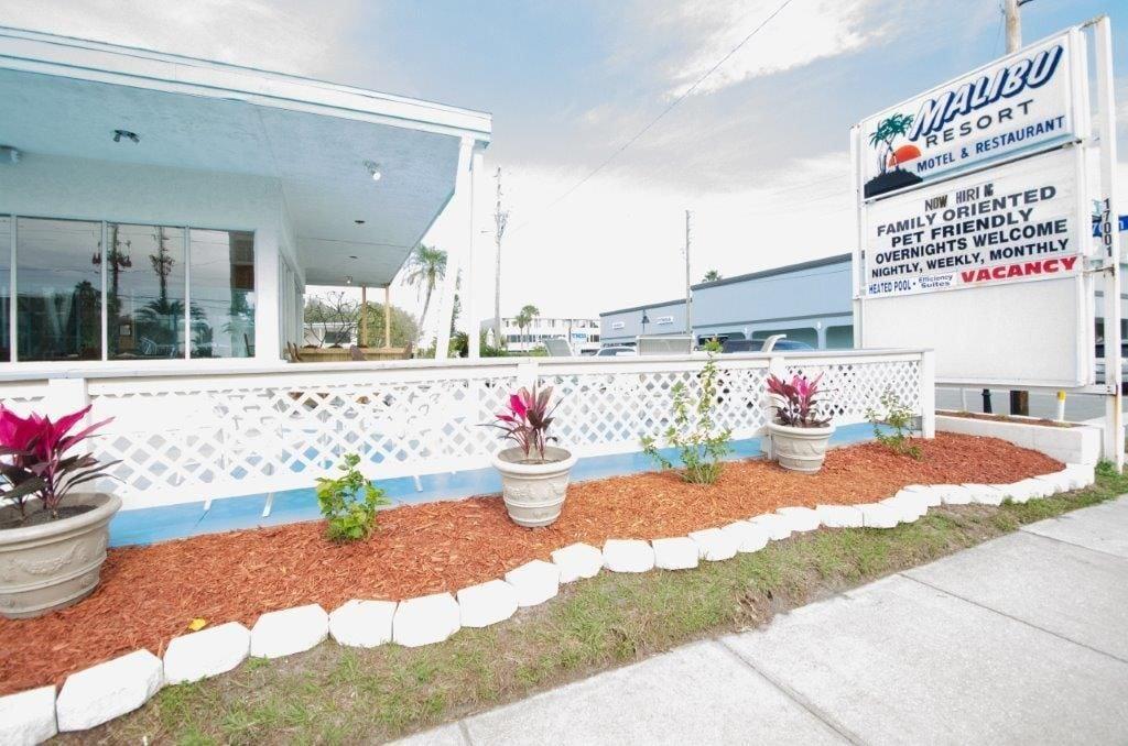 Vista Exterior Malibu Resort Motel