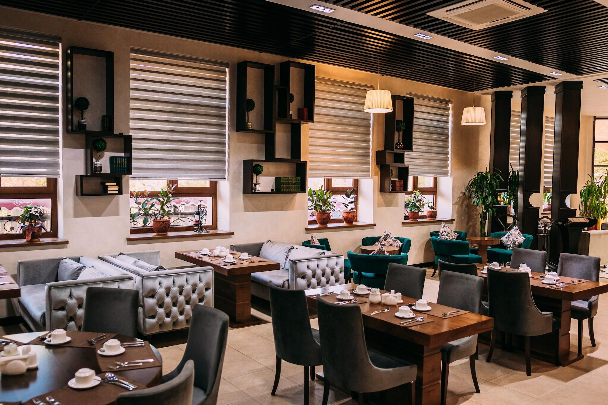 Restaurant Megapolis Hotel Shymkent