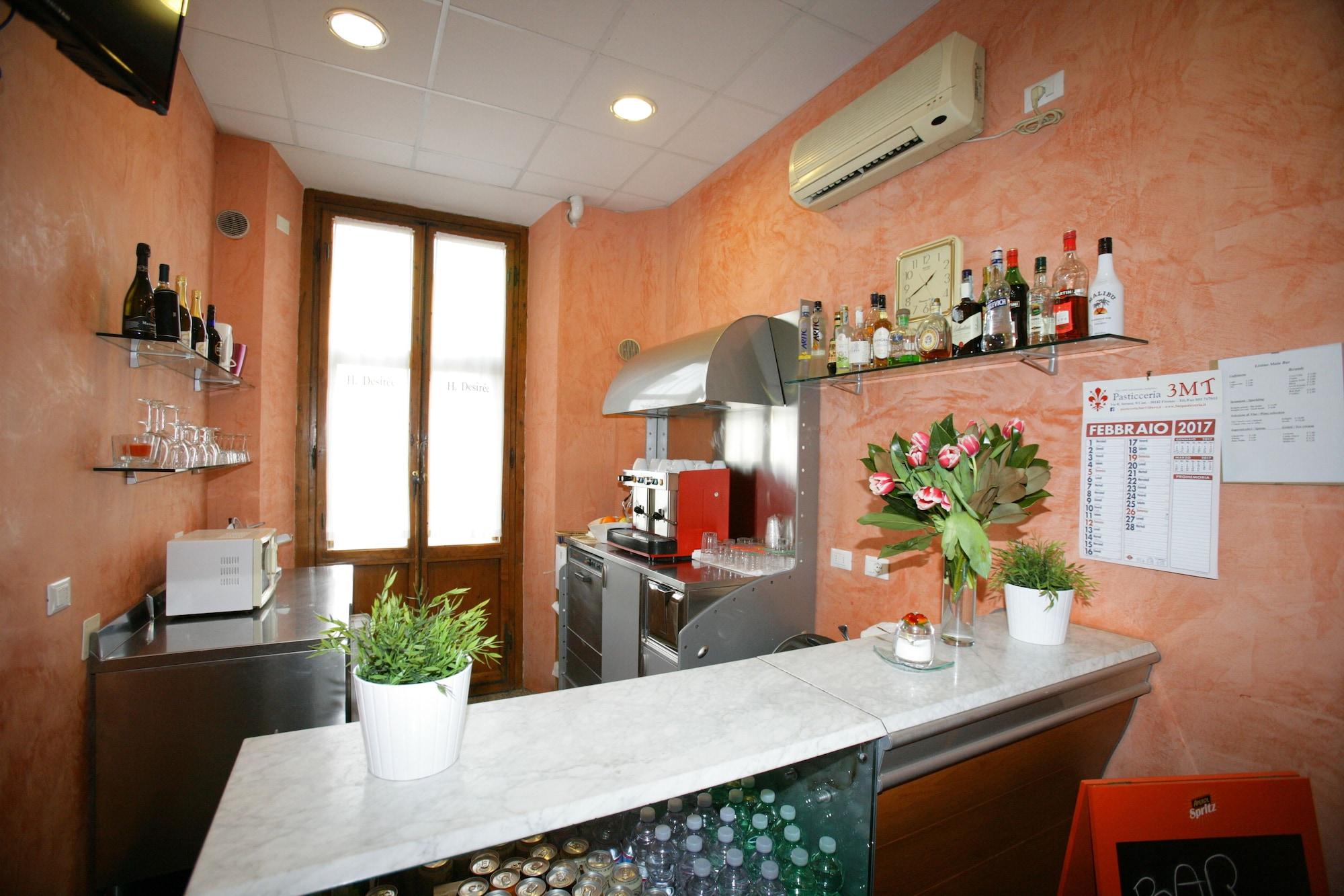 Bar/Salón Hotel Desirée