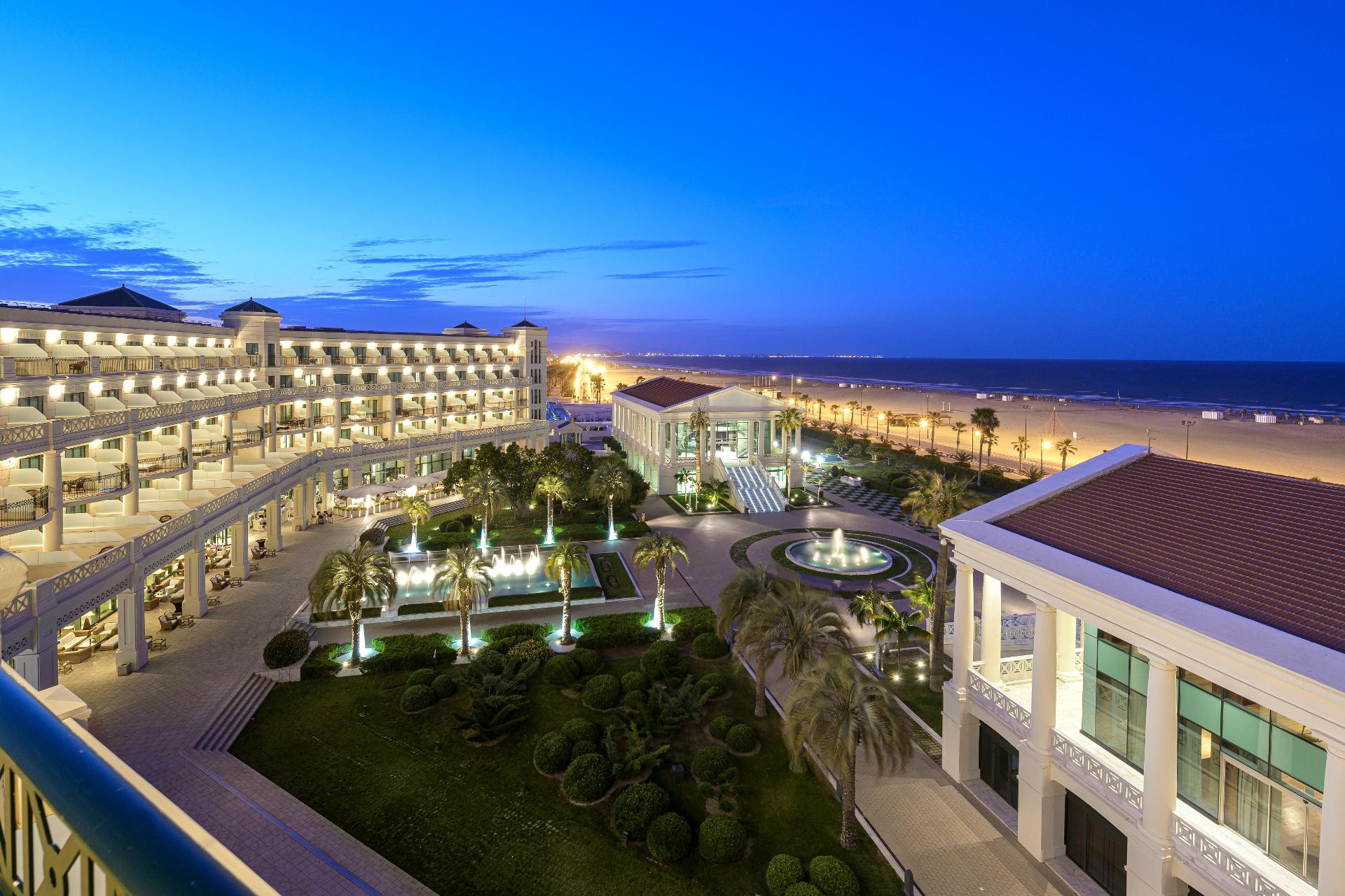Playa Hotel Las Arenas Balneario Resort