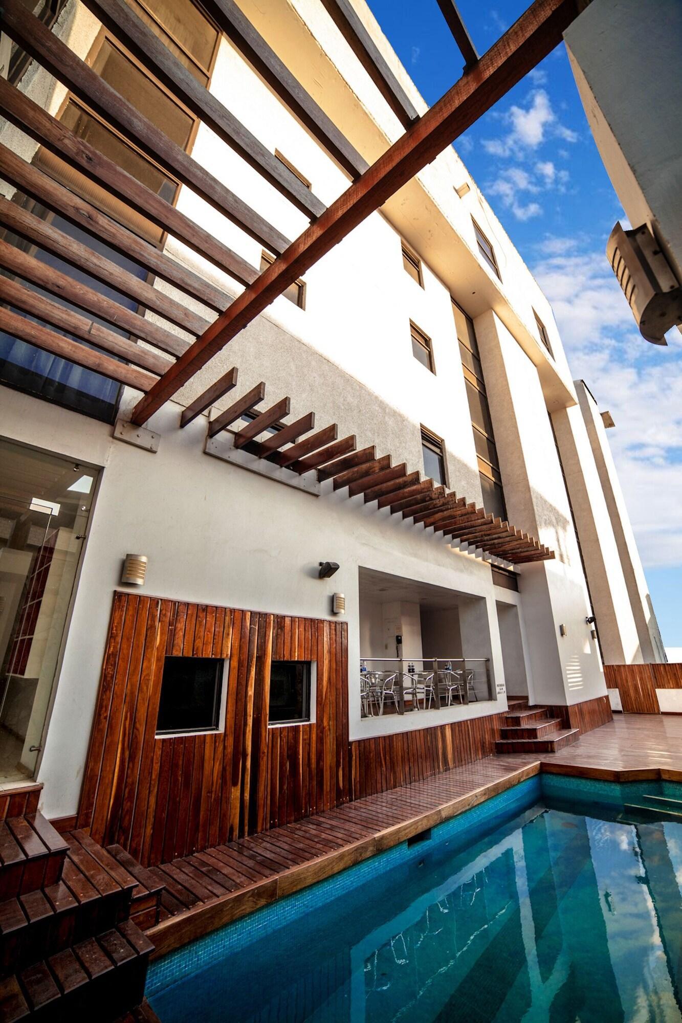 Vista Exterior Hotel Inglaterra