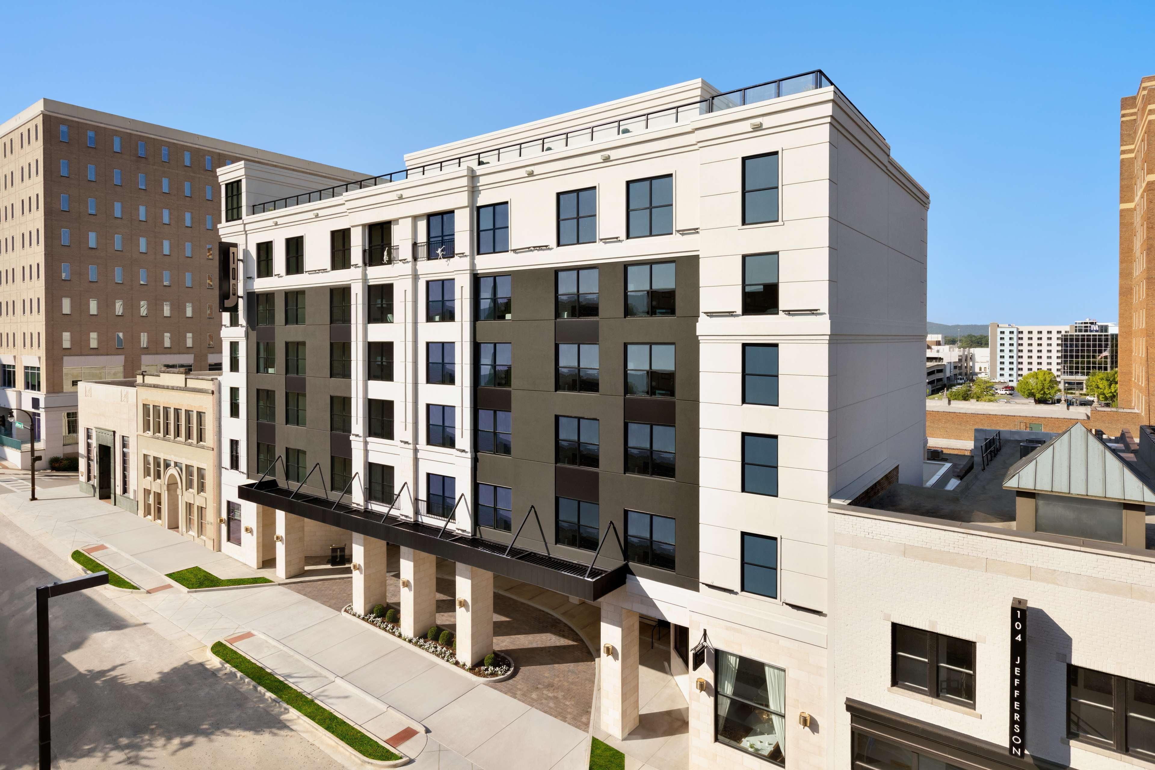 Vista Exterior 106 Jefferson Huntsville, Curio Collection by Hilton