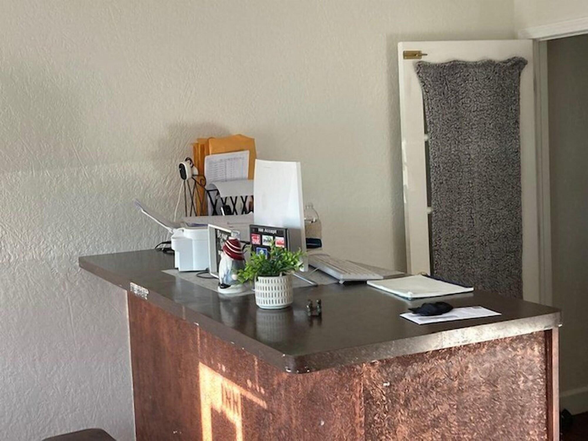 Vista Lobby Arrowhead Inn