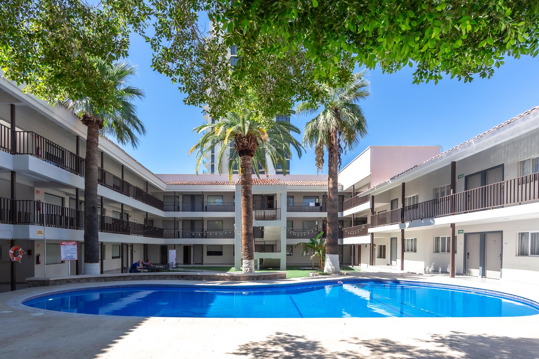 Vista Piscina Comfort Inn Hermosillo Pitic
