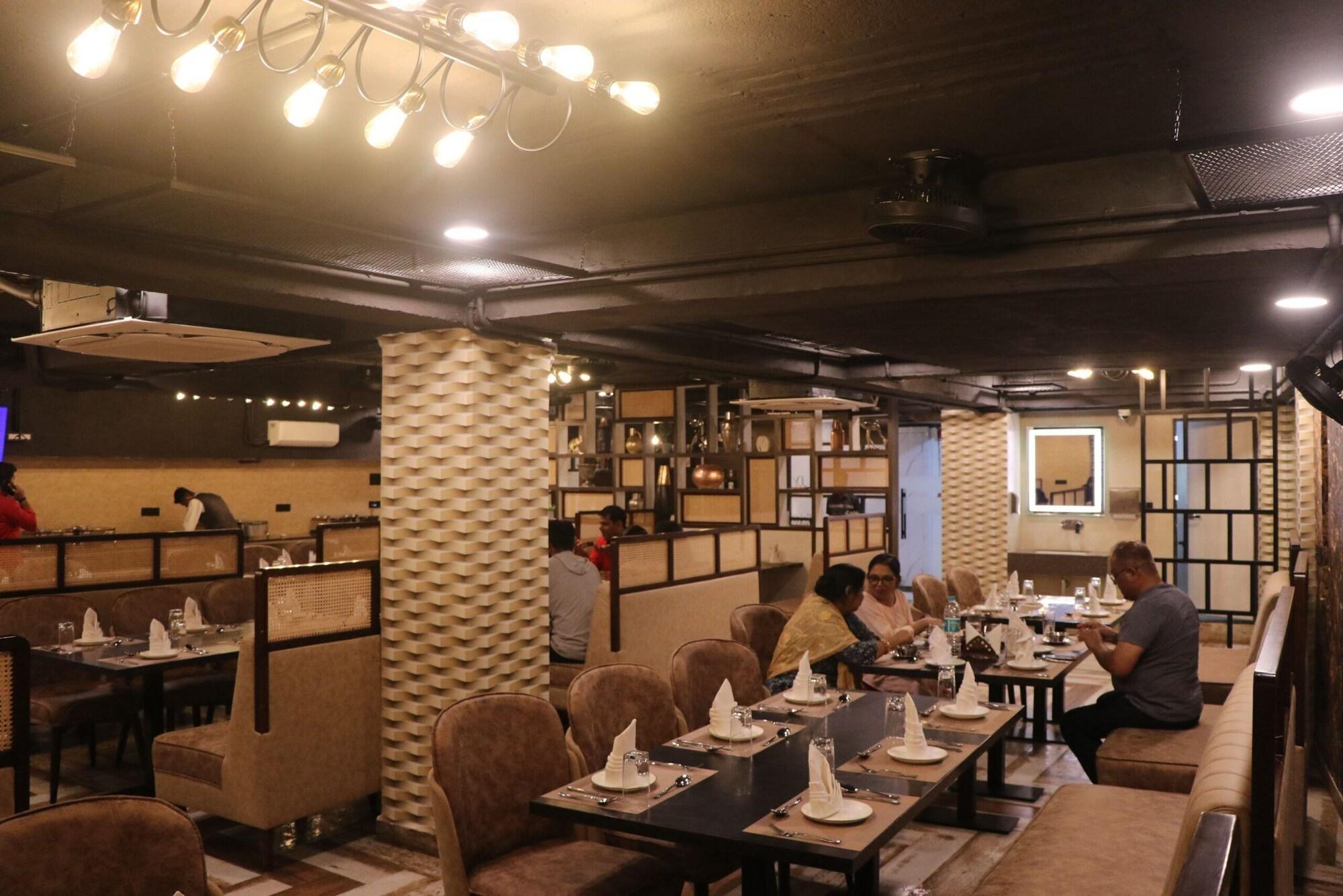 Restaurant hotel kadamb tree