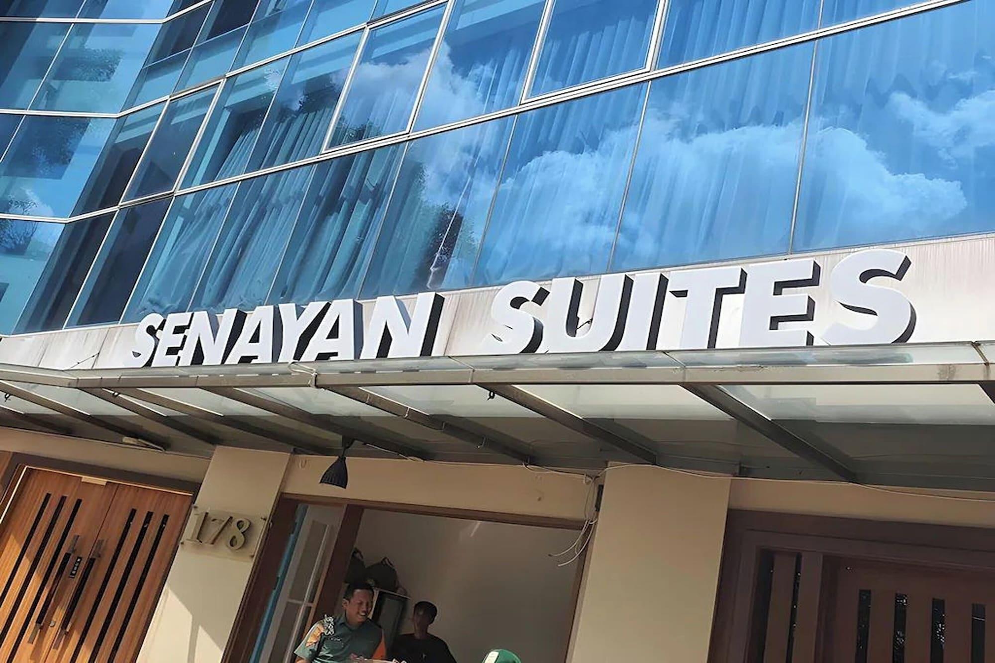 Vista Exterior Senayan Suites