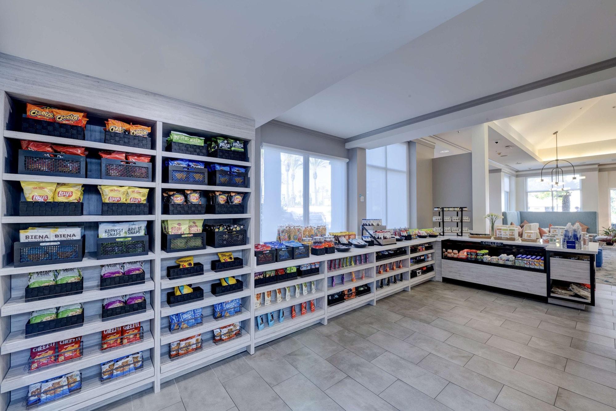 Bar/Salón Hilton Garden Inn Anaheim Garden Grove