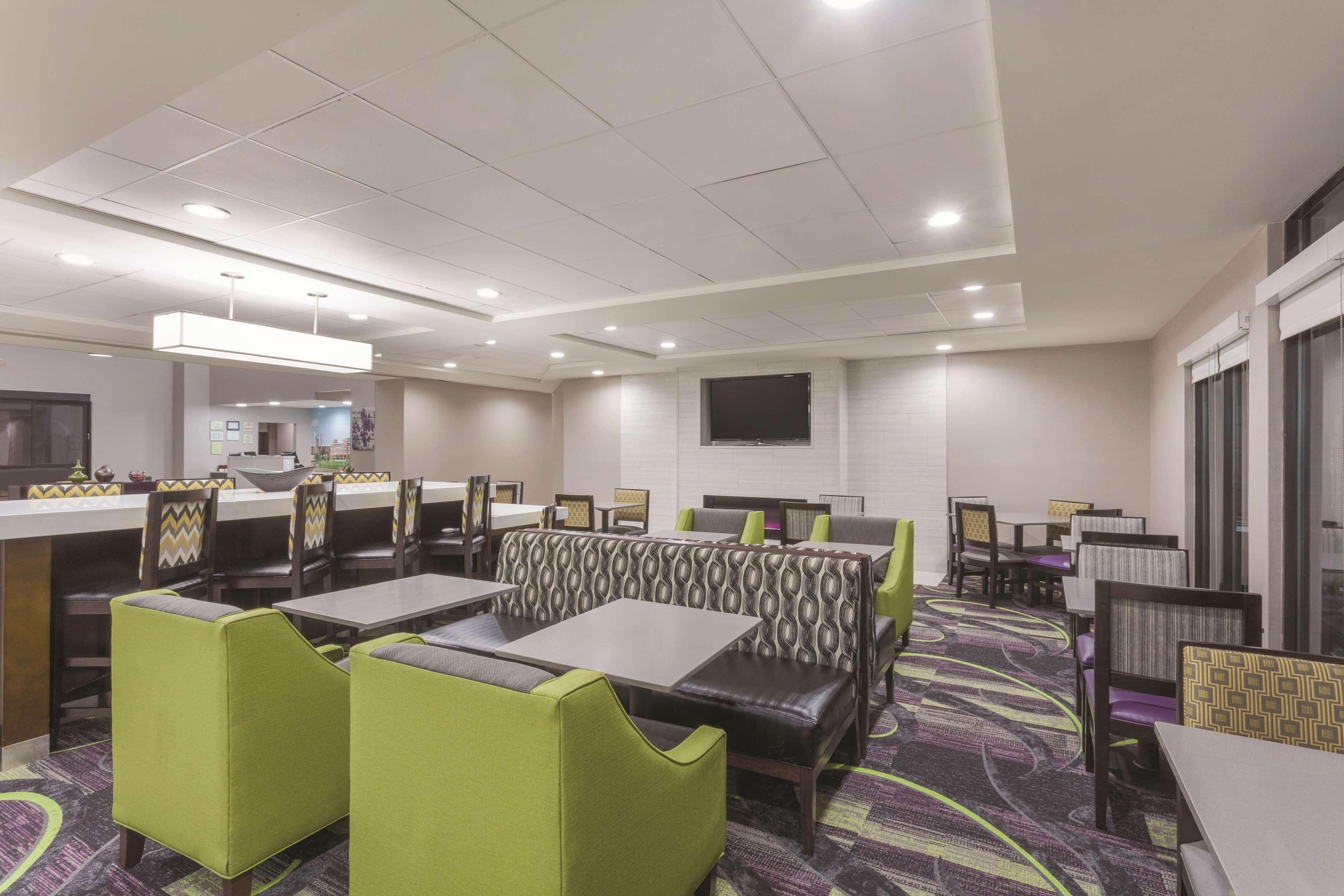Restaurant La Quinta Inn & Suites by Wyndham Columbus North