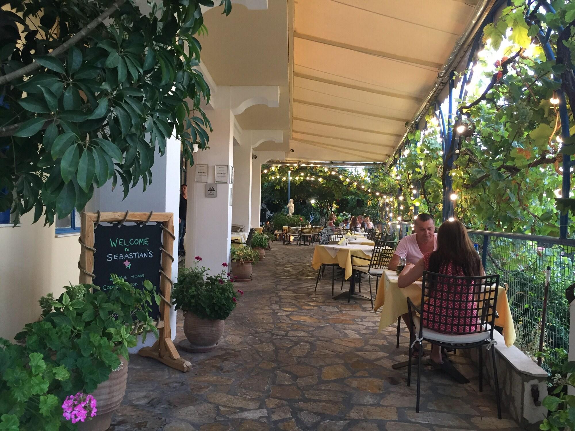 Vista Lobby Sebastians Family Hotel & Taverna