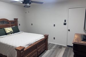 Alquiler Vacacional - Buffalo airport Fly Inn. 2 bedroom inside a airplane hangar!