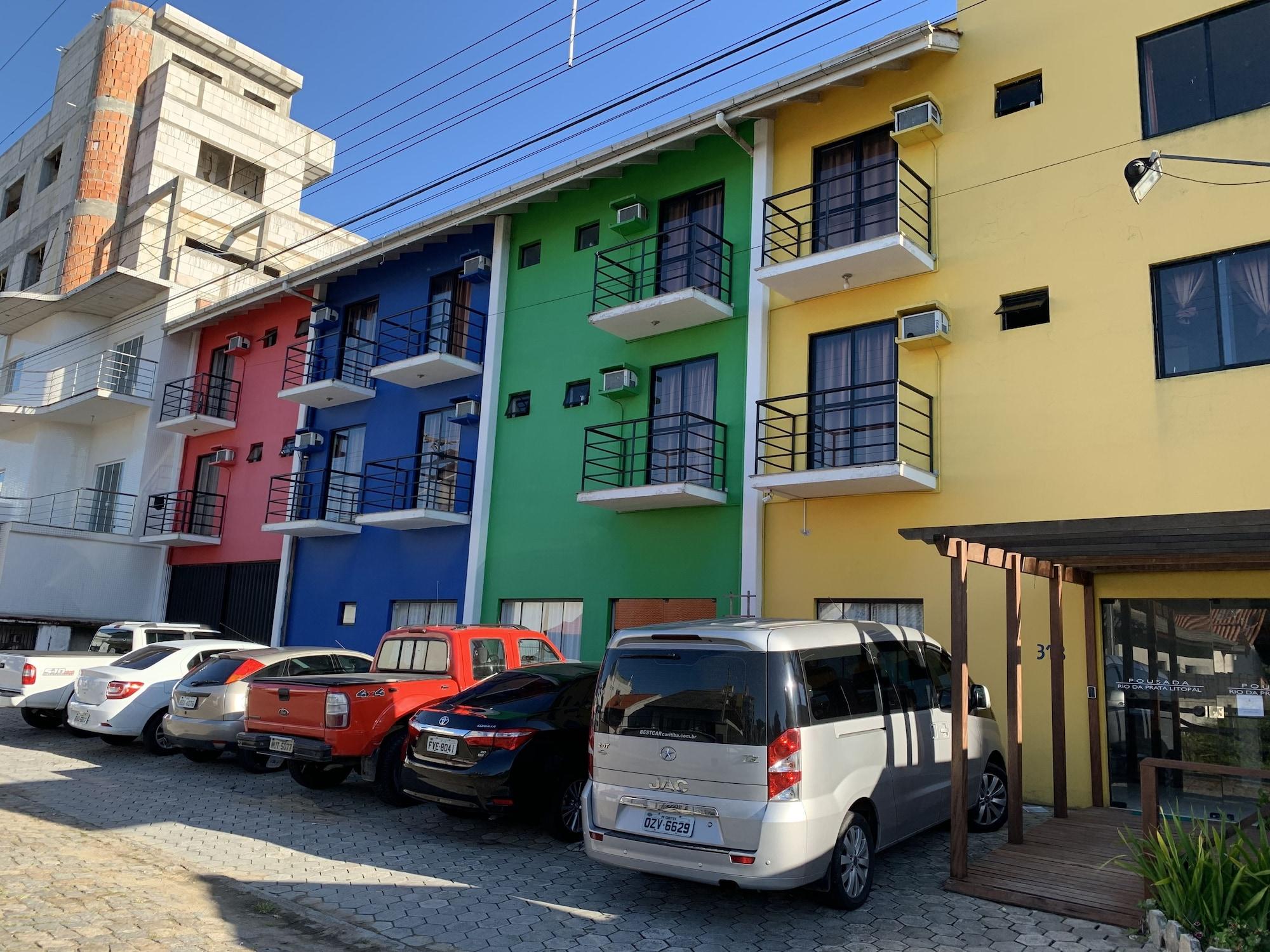 Vista Exterior Pousada Cores
