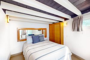 Alquiler Vacacional - Modern & Bright Condo With Ocean Views & Pool - Walk to the Beach
