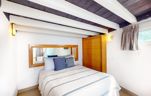 Modern & Bright Condo With Ocean Views & Pool - Walk to the Beach - Hoteles económicos en Puerto Vallarta, México