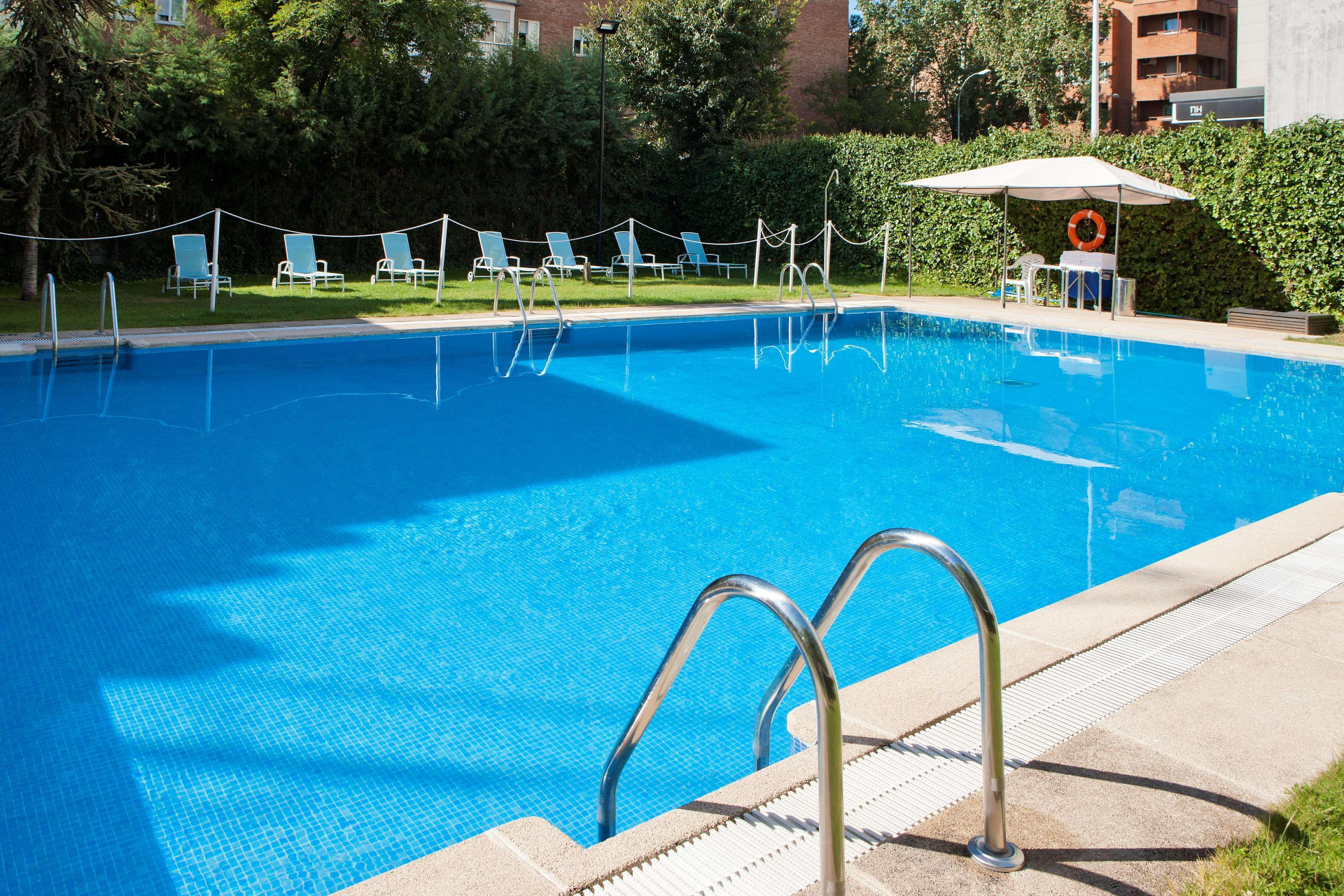 Vista Piscina NH Madrid Ventas