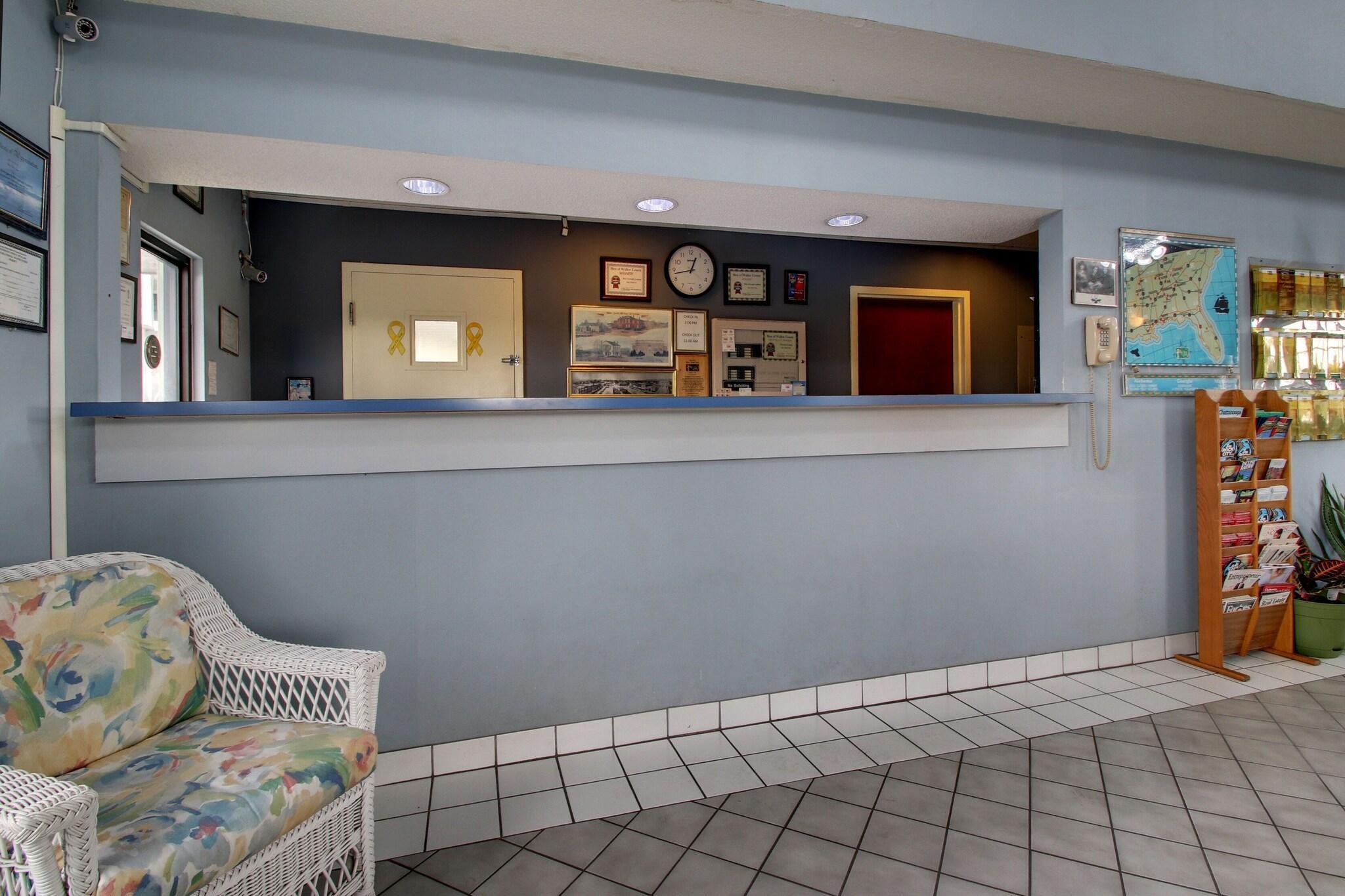 Vista Lobby Key West Inn - Lafayette