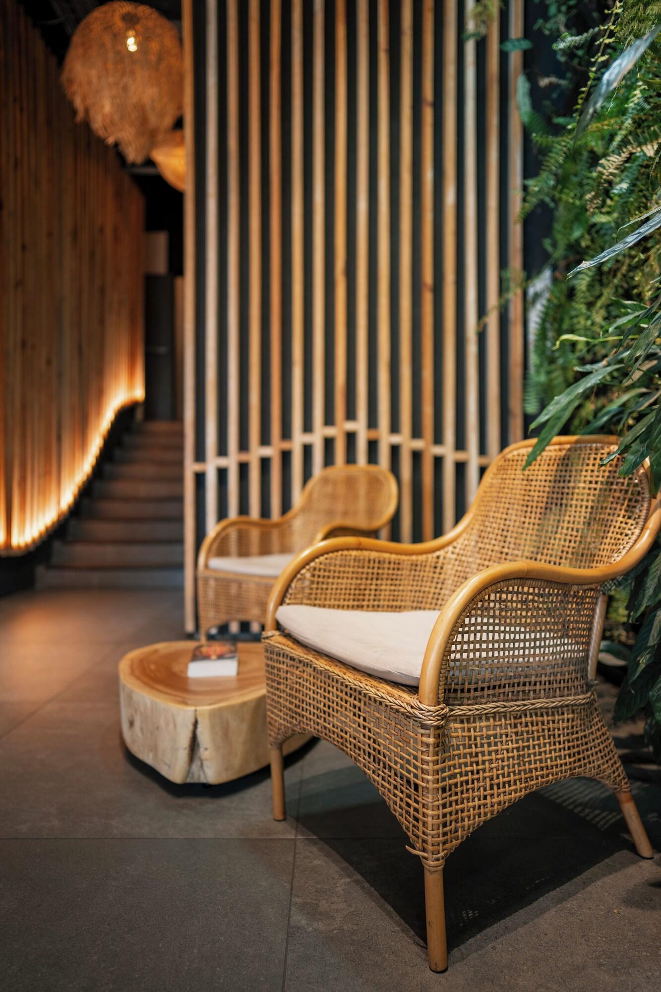 Vista Lobby Polynesian Cabins by Kon Tiki