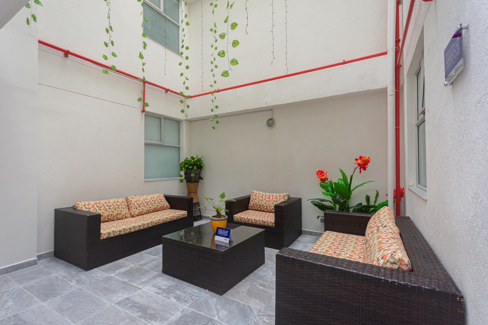 Vista Lobby Hotel Laureles Plaza