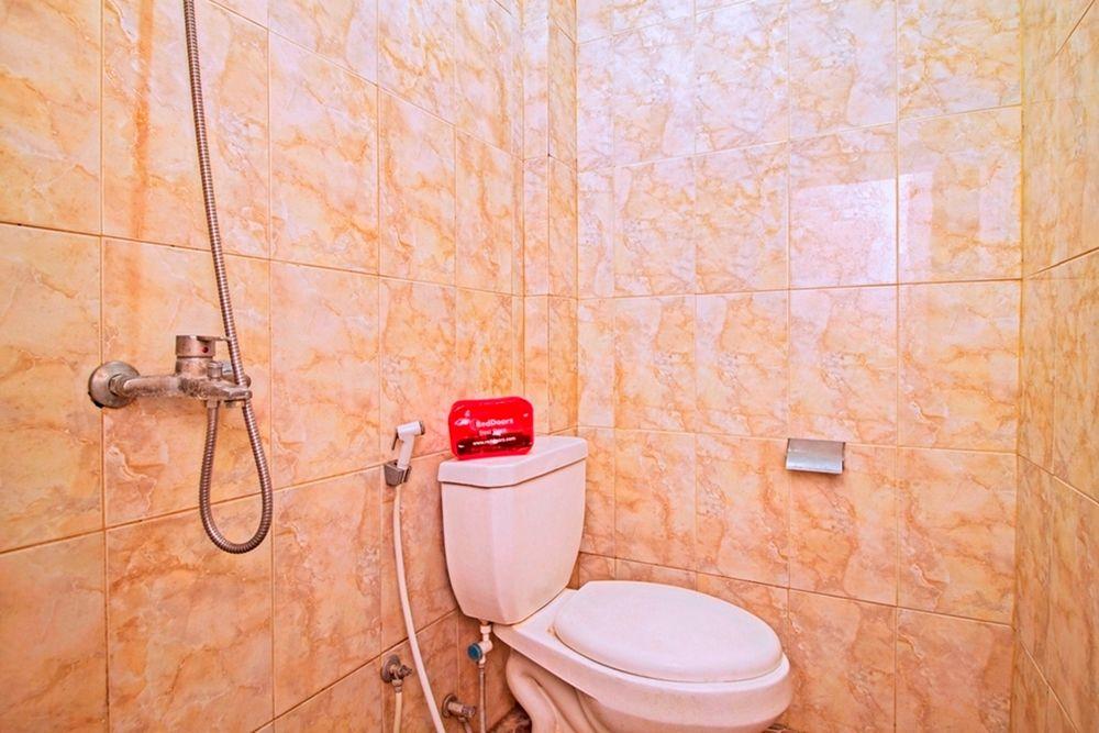 Equipamiento de Habitación RedDoorz @ Salemba Raya