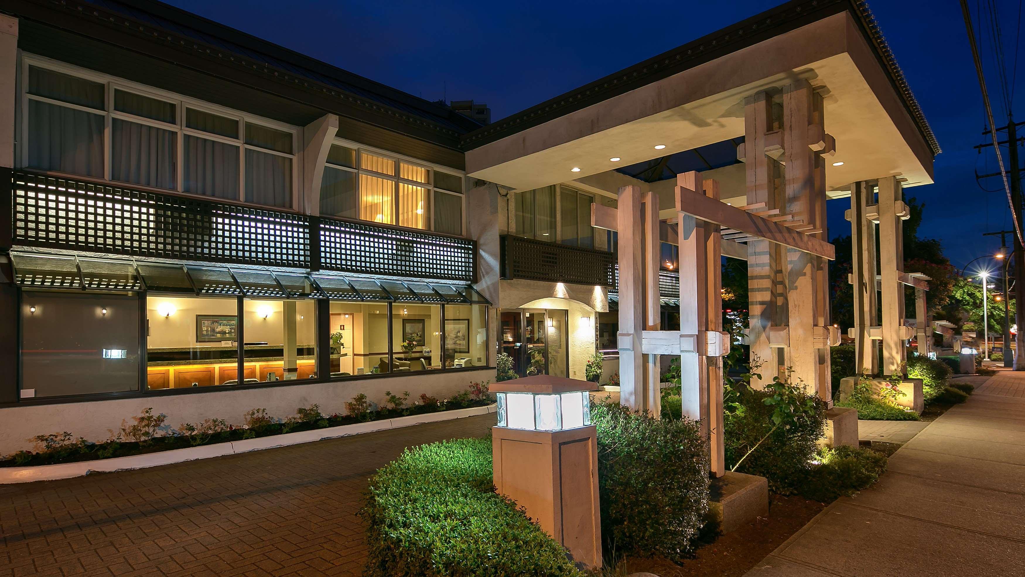 Vista Exterior SureStay Hotel by Best Western North Vancouver Capilano