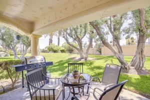Alquiler Vacacional - Steps to Community Pool & Spa: Palm Desert Condo!