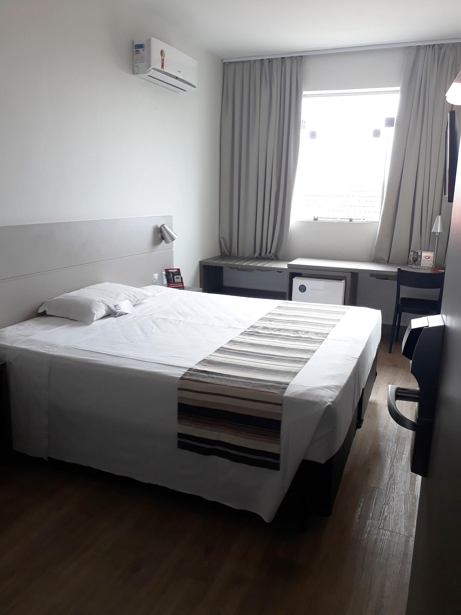 Set de Habitación Hotel Valerim Itajaí