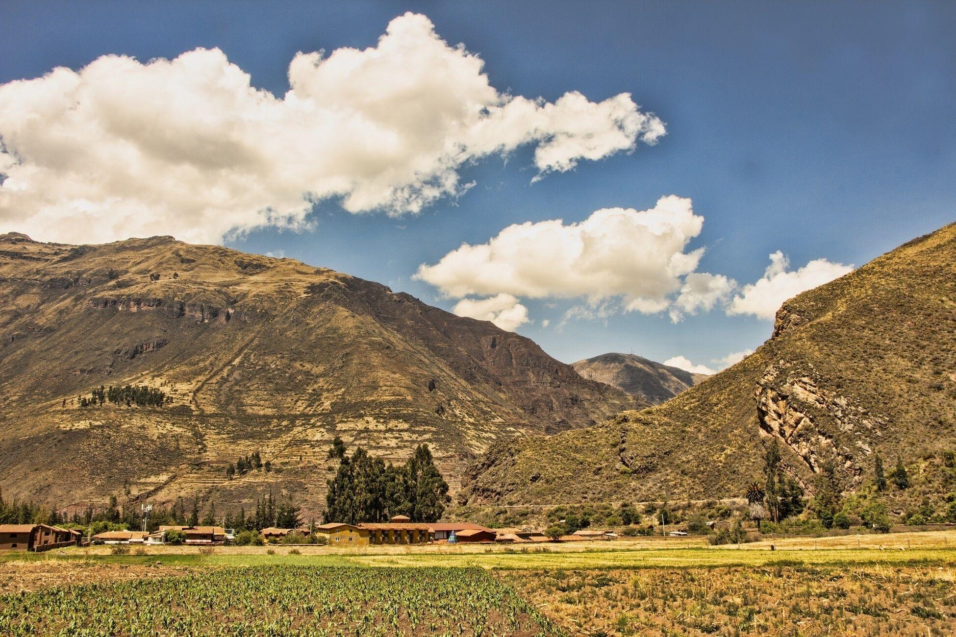 Varios Hatha Art Yoga Pisac