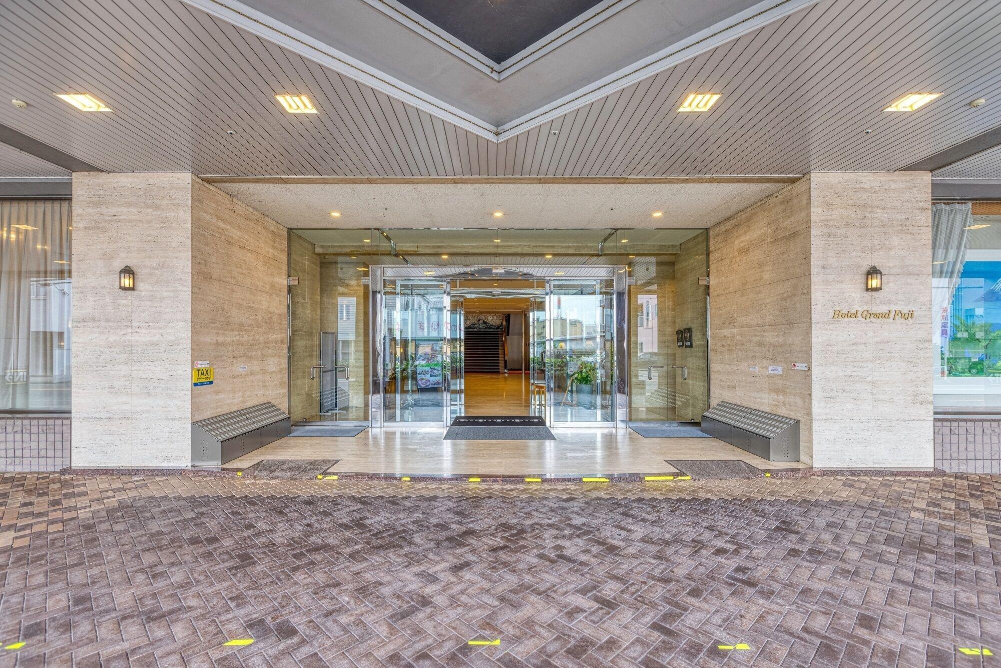 Vista Exterior Hotel Grand Fuji