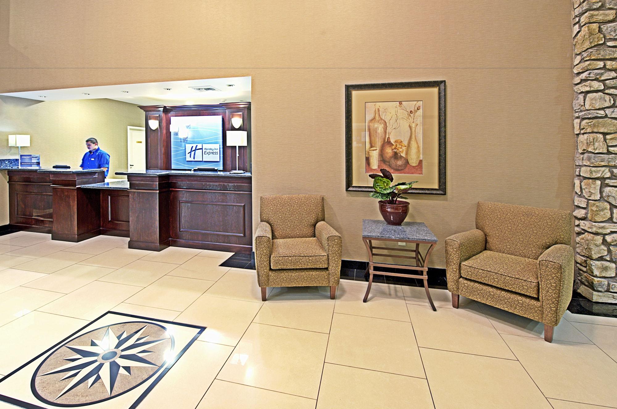 Vista Lobby Holiday Inn Express & Suites Tucson by IHG