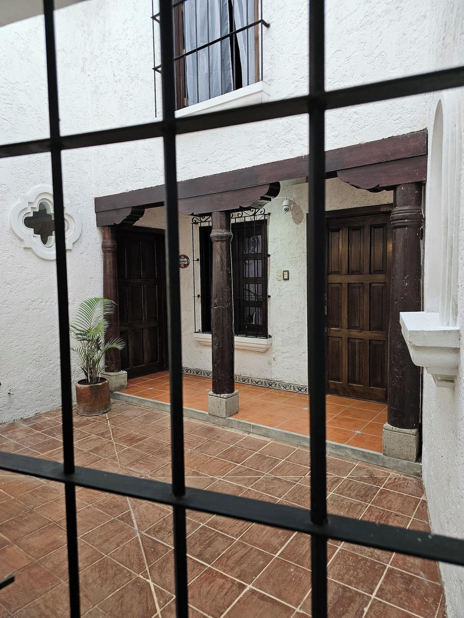 Vista Exterior Casa Esmeralda Antigua Guatemala