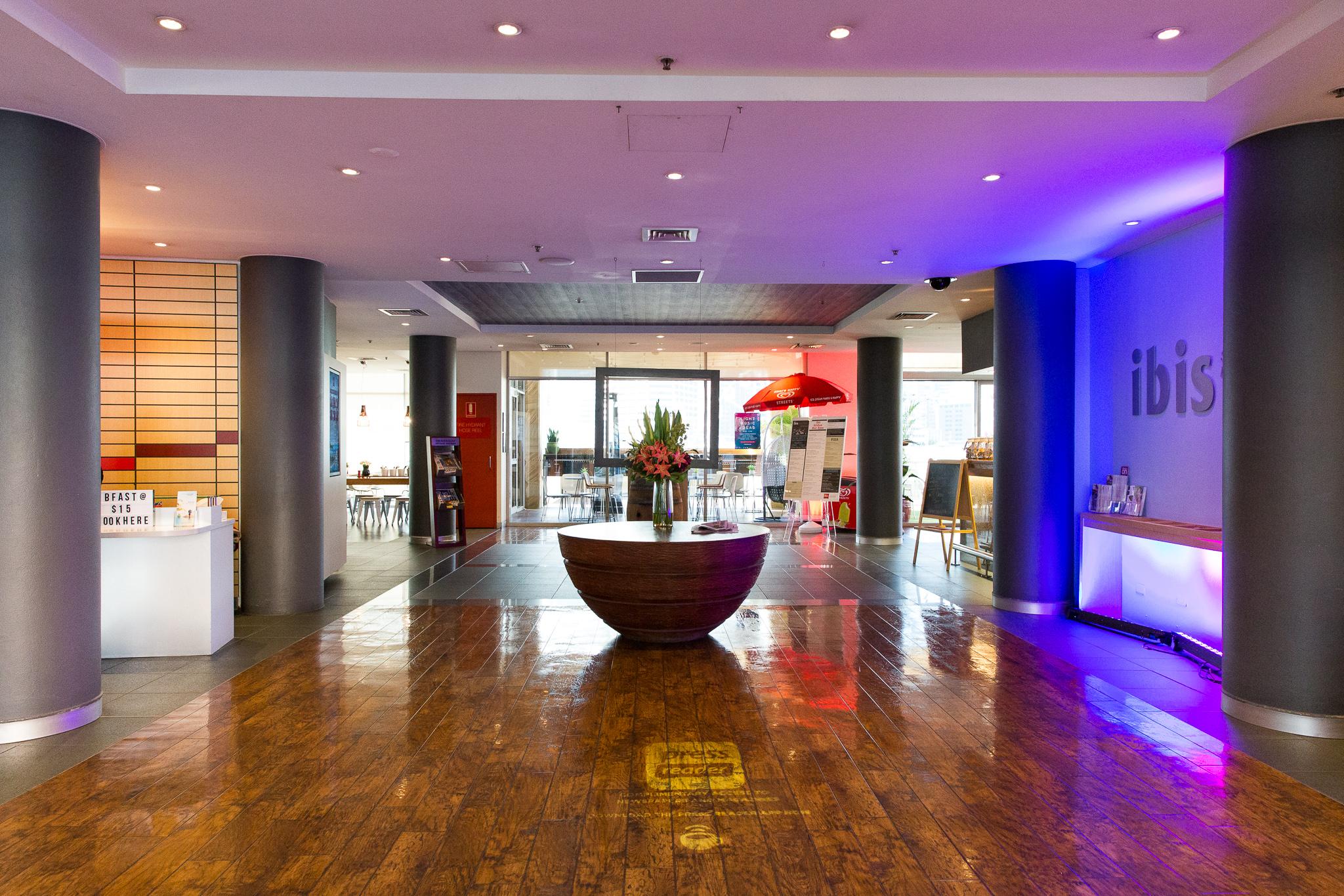 Vista Lobby ibis Sydney Darling Harbour